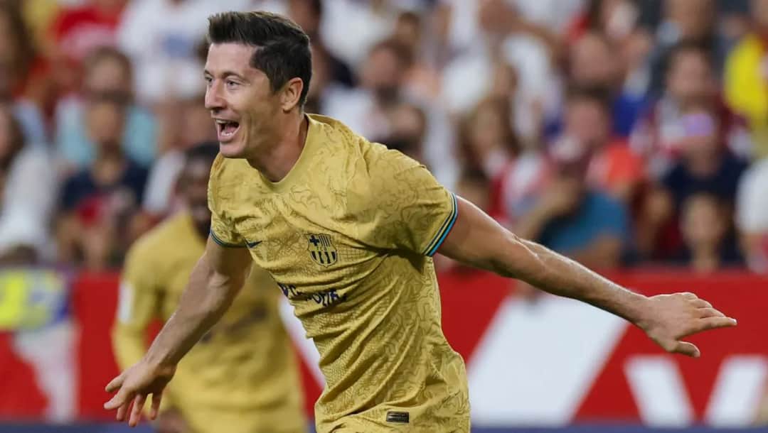 Ile zarabia Lewandowski w Barcelonie? Szokujące kwoty!