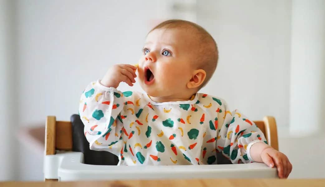 Jakie owoce dla 6-miesięcznego dziecka? 5 bezpiecznych propozycji