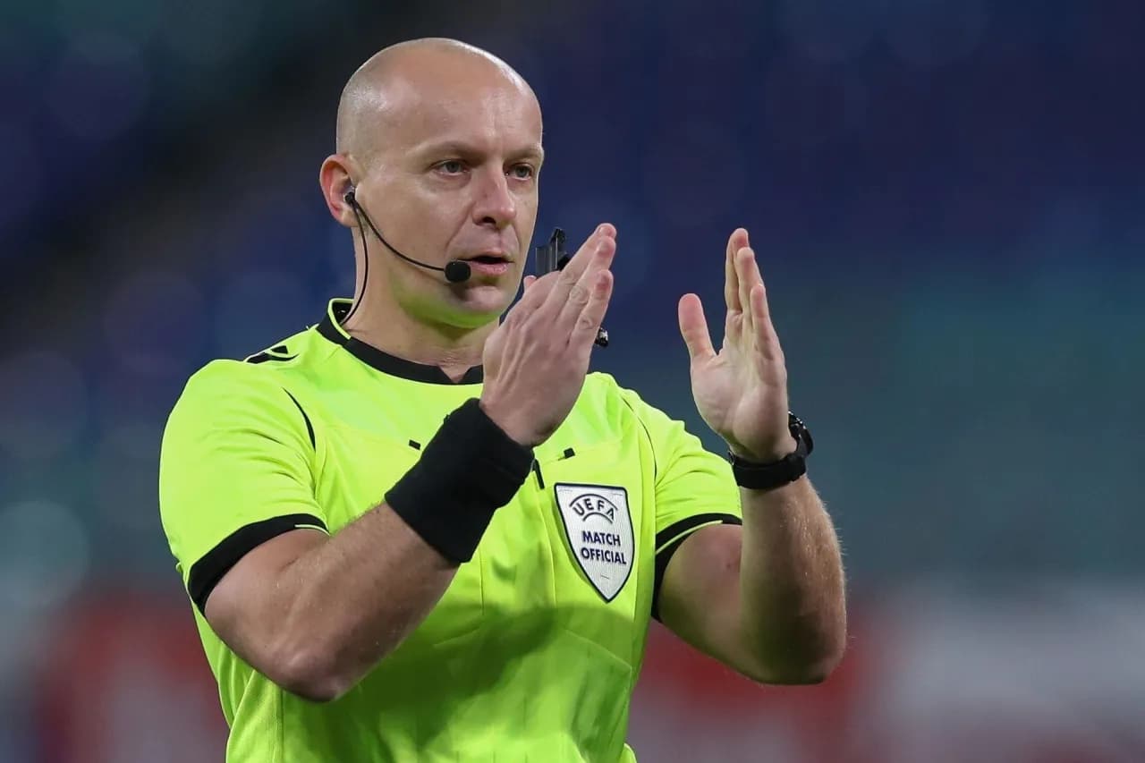 Ile zarabia sędzia piłkarski? Zaskakujące stawki w Polskich ligach