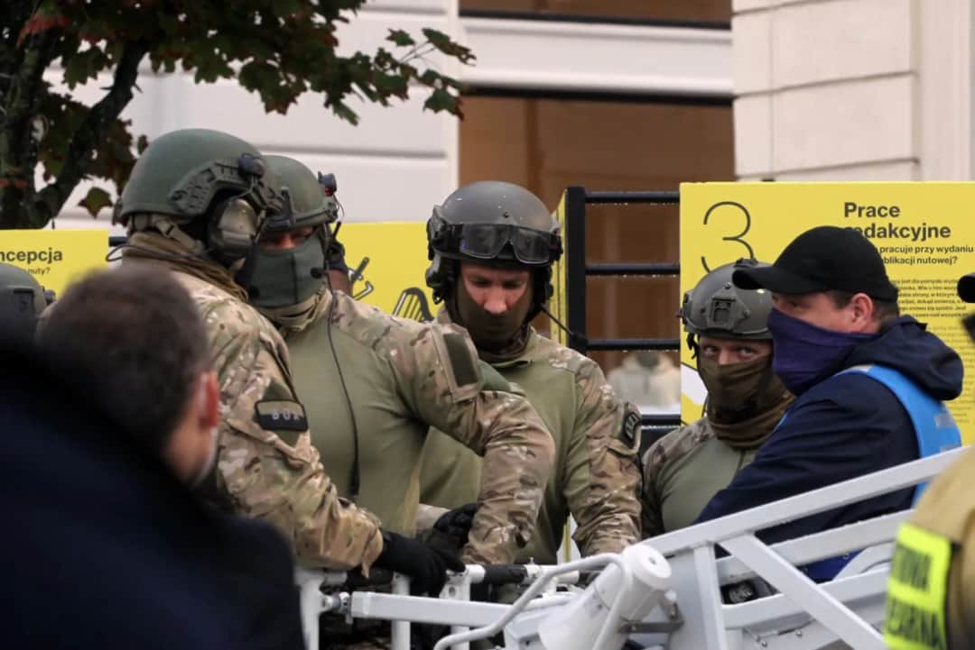 Ile zarabia antyterrorysta? Zaskakujące wynagrodzenie w Polsce!